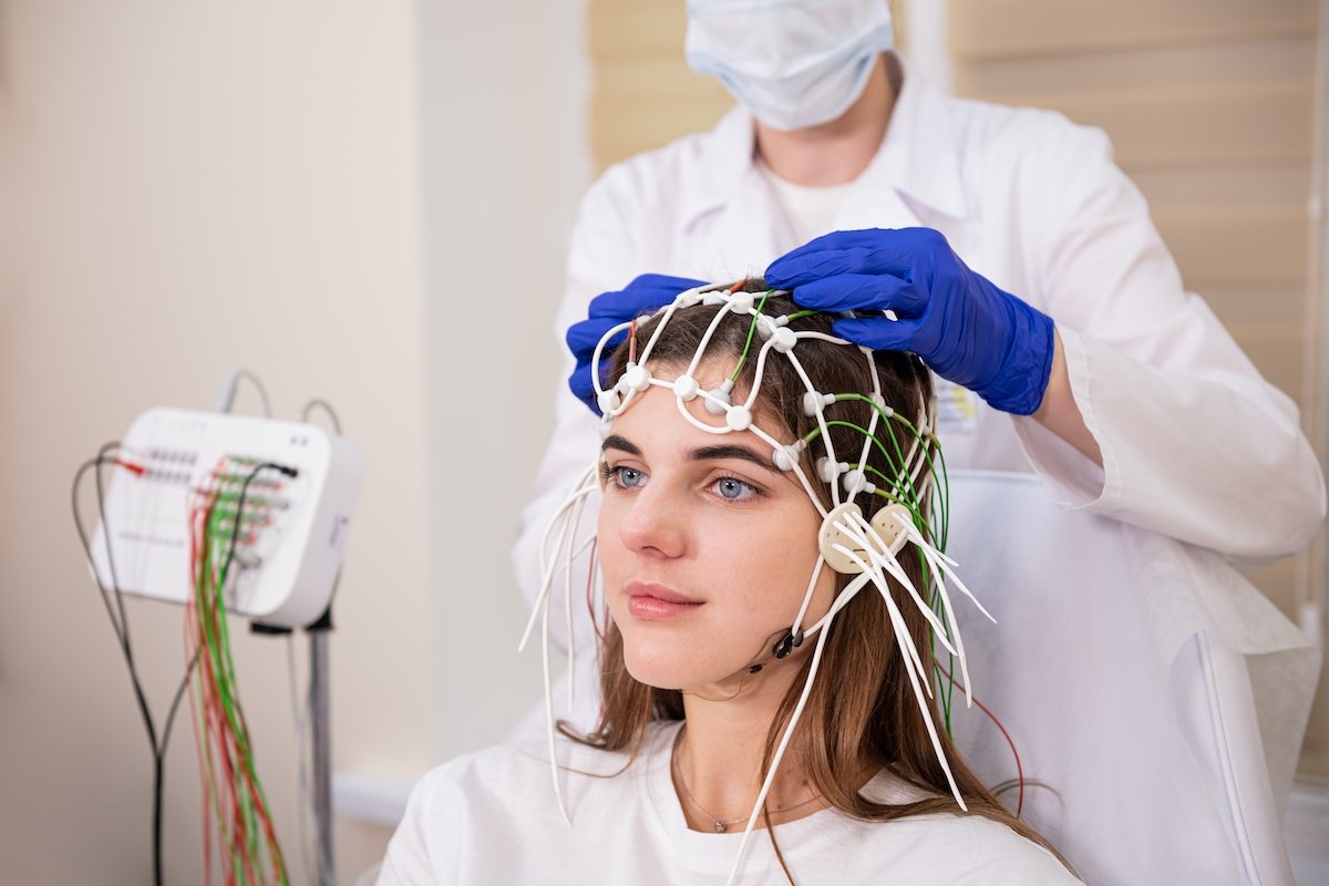 Explorando el Mundo del Electroencefalograma (EEG) en la Detección de Apnea del Sueño